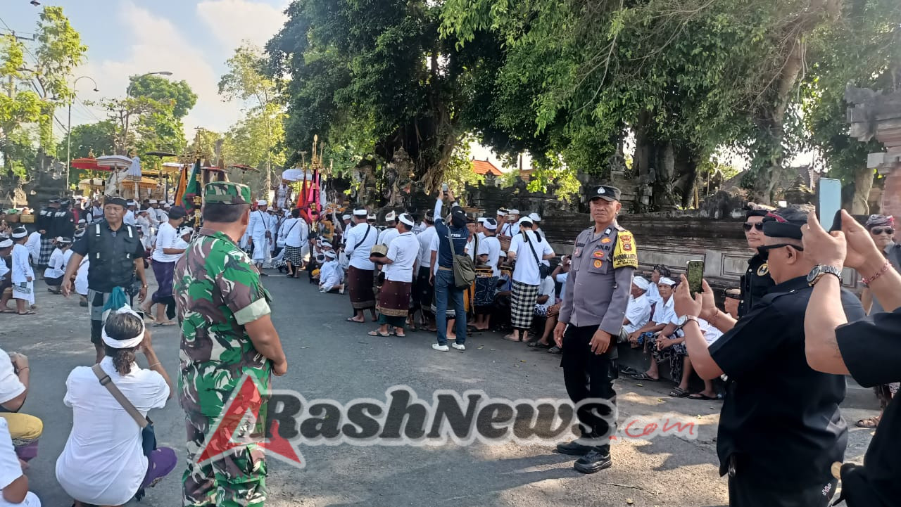 Patroli Di Pantai Lepang, Babinsa Takmung  Bantu Keamanan Melasti Warga Bangli