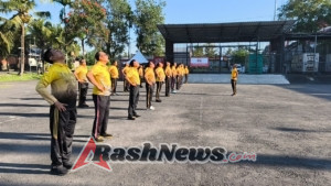 Kapolsek Blahbatuh Pimpin Olahraga Bersama, Menjaga Kekompakan Dan Kebugaran Personel