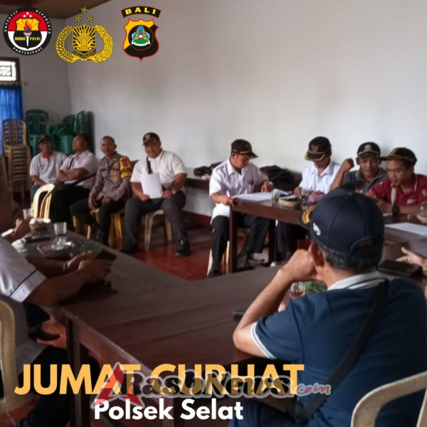 Polsek Selat melaksanakan giat Jumat Curhat sambangi Tokoh Masyarakat.