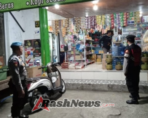 Jaga Keamanan Malam Hari, Polsek Petang Intensifkan Patroli Biru di Jalur Strategis