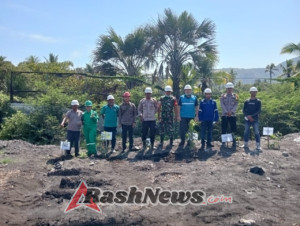 Kegiatan Penanaman Pohon di Desa Keliwumbu: Babinsa Turut Jaga Kelestarian Alam dan Kamtibmas