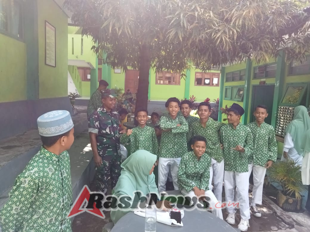Kodim 1602/Ende Perkuat Sinergi TNI dan Masyarakat Lewat Komsos di MTsN 1 Ende