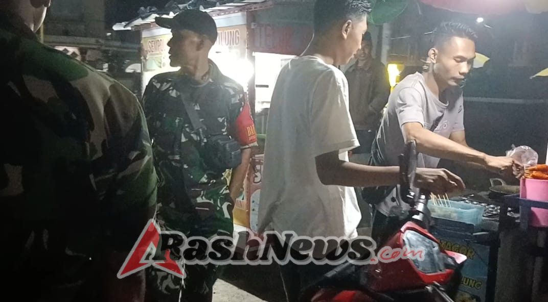 ‎Patroli Malam Koramil Sikur Wujudkan Desa Gelora Aman, Asri, dan Harmonis
