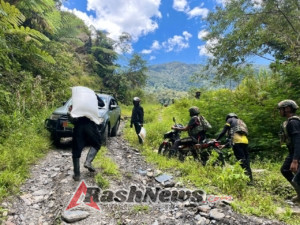Jalan Terjal Papua Tak Hentikan Prajurit 743/PSY Berbuat Baik