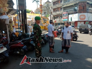 TNI Hadir Dan Bermanfaat, Babinsa  Semarapura Kangin Kawal Upacara Ngenteg Linggih