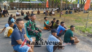 Babinsa Aesesa Amankan Jalannya Turnamen Sepak Bola Kota Mbay Cup I