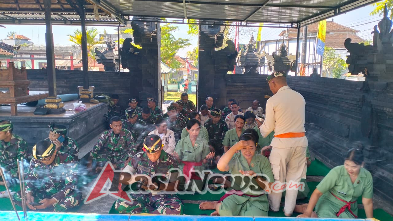 Doa Bersama di Pura Makodim, Kodim 1626/Bangli Wujudkan Syukur pada HUT ke-80 TNI
