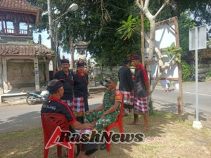 Babinsa Desa Abuan dan Pecalang Bersinergi Ciptakan Kondusivitas Kegiatan Keagamaan