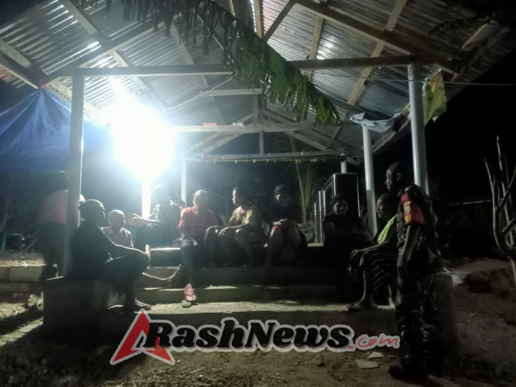 Piket Koramil 1627-01/Baa Tingkatkan Keamanan Lewat Patroli Malam