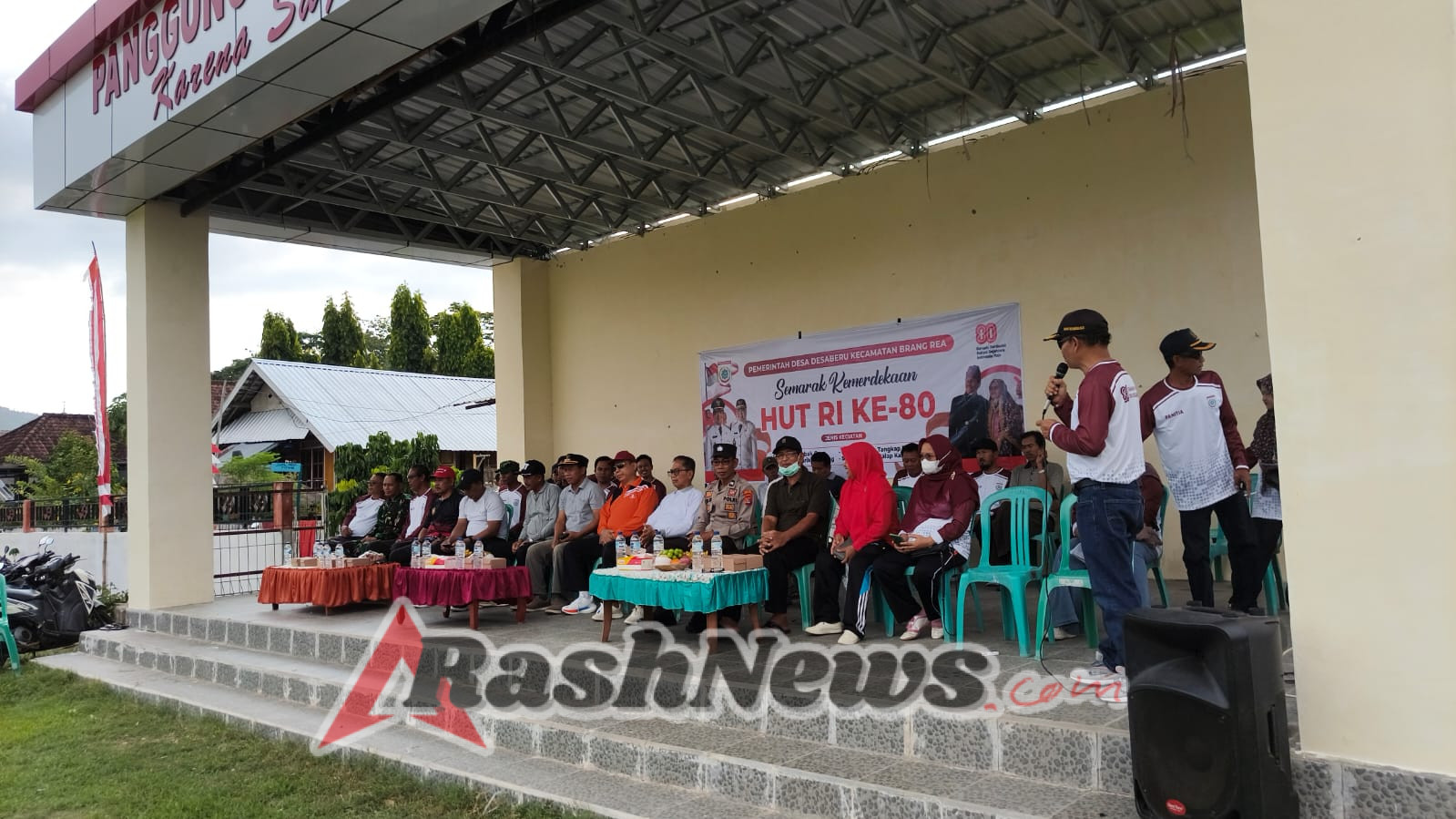 Babinsa Koramil 1628-01/Taliwang Dukung Kegiatan Semarak Kemerdekaan di Desa Beru