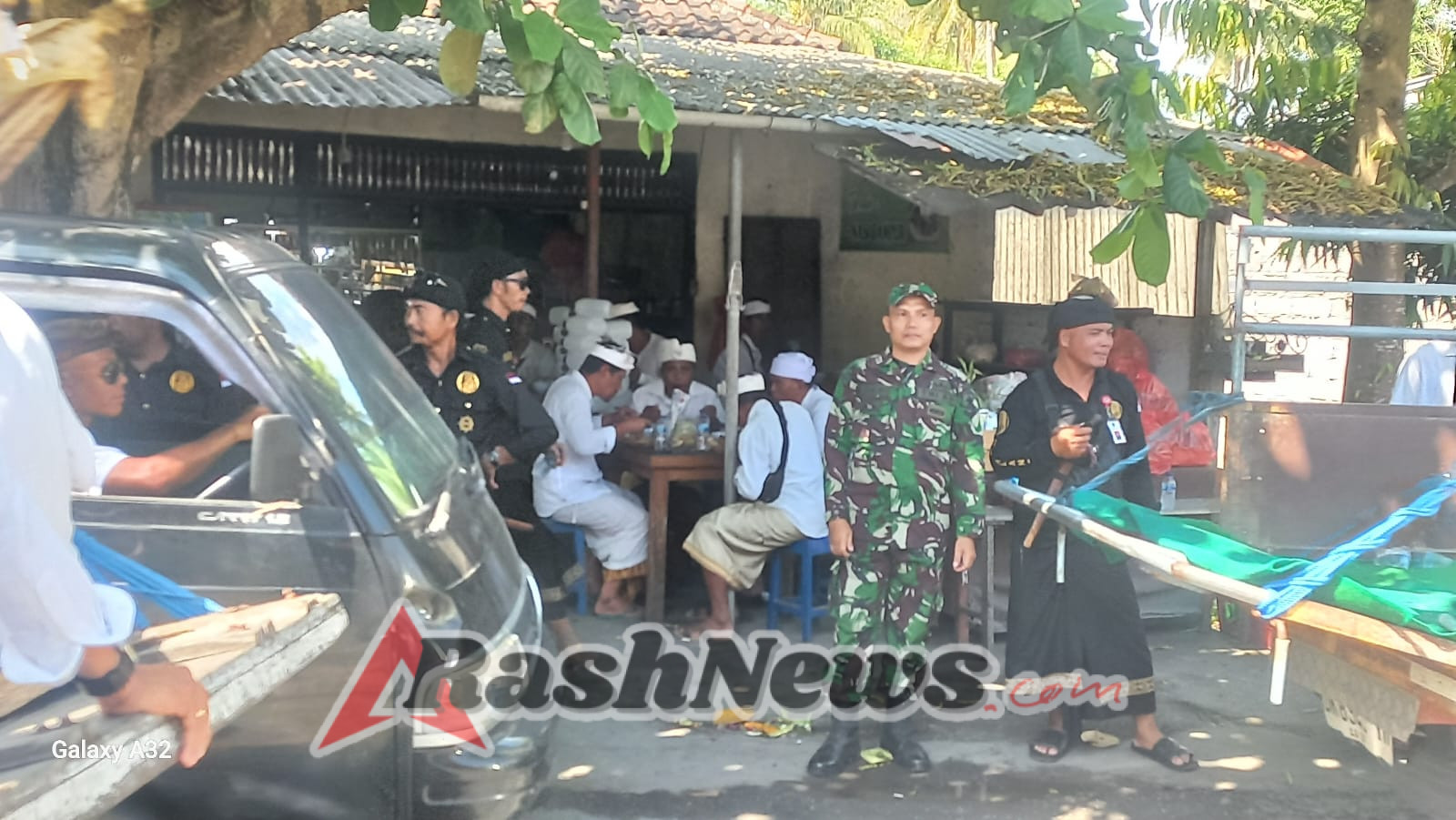 Gelar Pengamanan Gabungan, TNI Polri Bersama Pecalang Di Nusa Penida Kompak Dan Solid