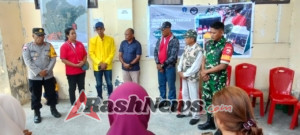 Babinsa Koramil Mauponggo Dampingi Penyaluran Bantuan Banjir Bandang dari Universitas Terbuka Ende