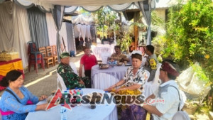 Sinergi di Pelaminan: Babinsa Banyupoh Hadiri Pernikahan, Eratkan Jalinan “Menyama Braya”