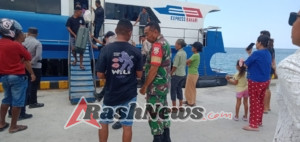 Pemantauan Babinsa Koramil 1627-01/Ba’a di Pelabuhan Ba’a Berjalan Aman dan Lancar