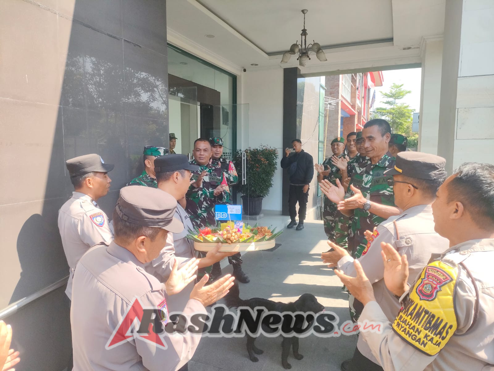 Wujudkan Soliditas, Koramil Payangan Rayakan HUT TNI ke-80 Bersama Forkopimcam
