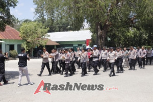 HUT TNI ke-80 Kodim Belu Dapat Kejutan Kue Ulang Tahun Dari Polres Belu dan Bank BRI Cabang Atambua