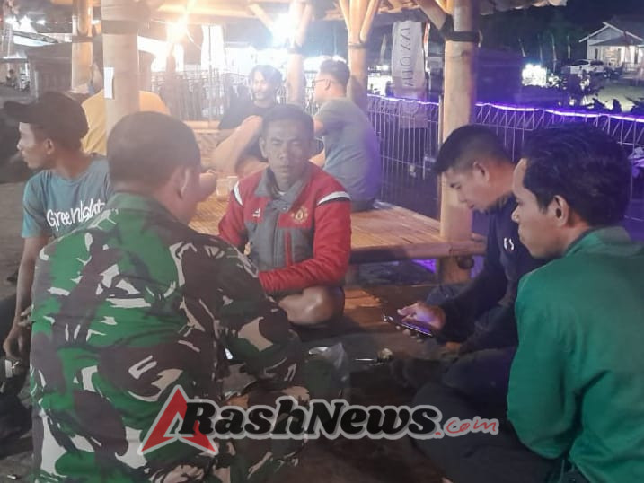 Kegiatan Patroli Malam Babinsa Sekongkang Berjalan Aman, Tertib, dan Lancar