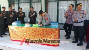 Kapolres Karangasem ucapkan HUT TNI ke – 80 kepada Kodim 1623/Karangasem di sambut Kasdim 1623/Karangasem bersama perwira dan Anggota jajaran