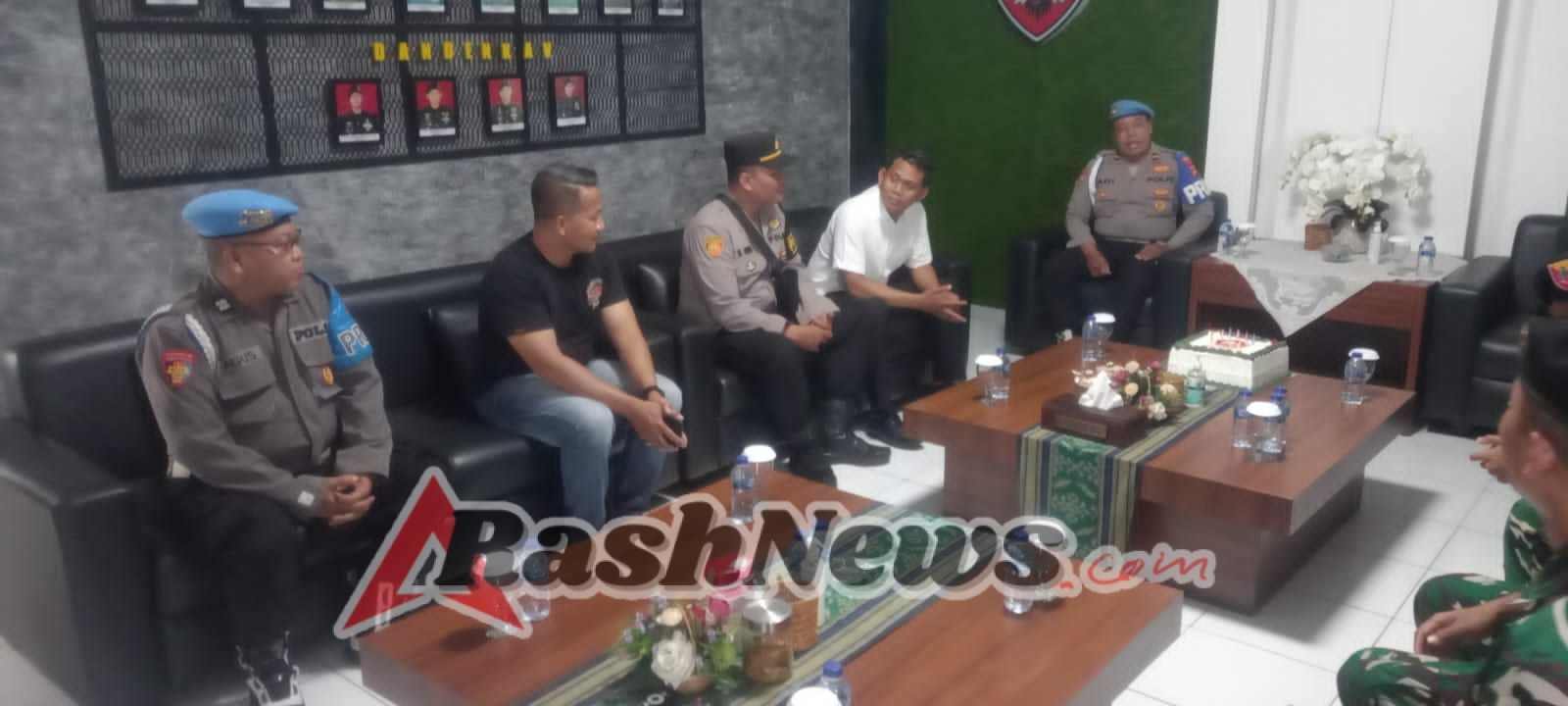 Polsek Kuta Sambangi Denkav IV Simha Pasupati, Wujudkan Sinergitas Polri–TNI di HUT TNI ke-80