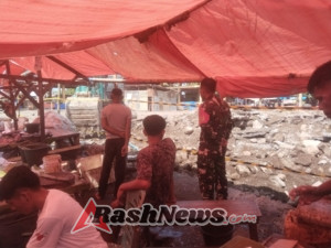 Wujudkan Pasar Aman dan Tertib, Babinsa Ende Laksanakan Komsos di Wilayah Binaan