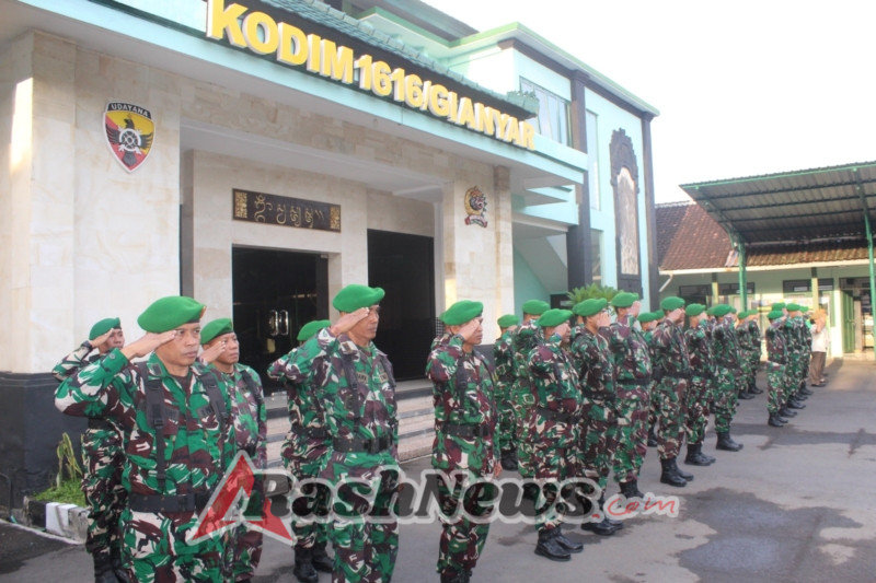Kodim Gianyar Tumbuhkan Disiplin dan Soliditas Lewat Upacara Bendera Mingguan
