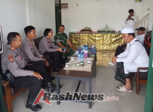 Wujud Sinergitas TNI–Polri, Polsek Denpasar Barat Serahkan Tumpeng ke Koramil 1611-07