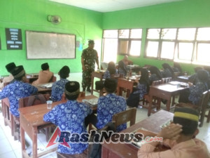 Babinsa Koramil 1628-03/Seteluk Turut Sukseskan Program MBG di Kecamatan Seteluk