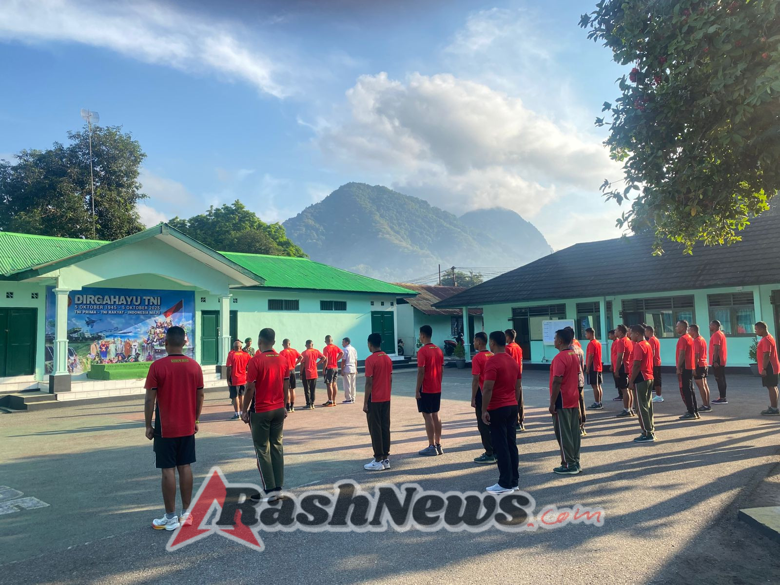 Kebersamaan dan Kedisiplinan Tercermin dalam Apel dan Olahraga Kodim 1602/Ende