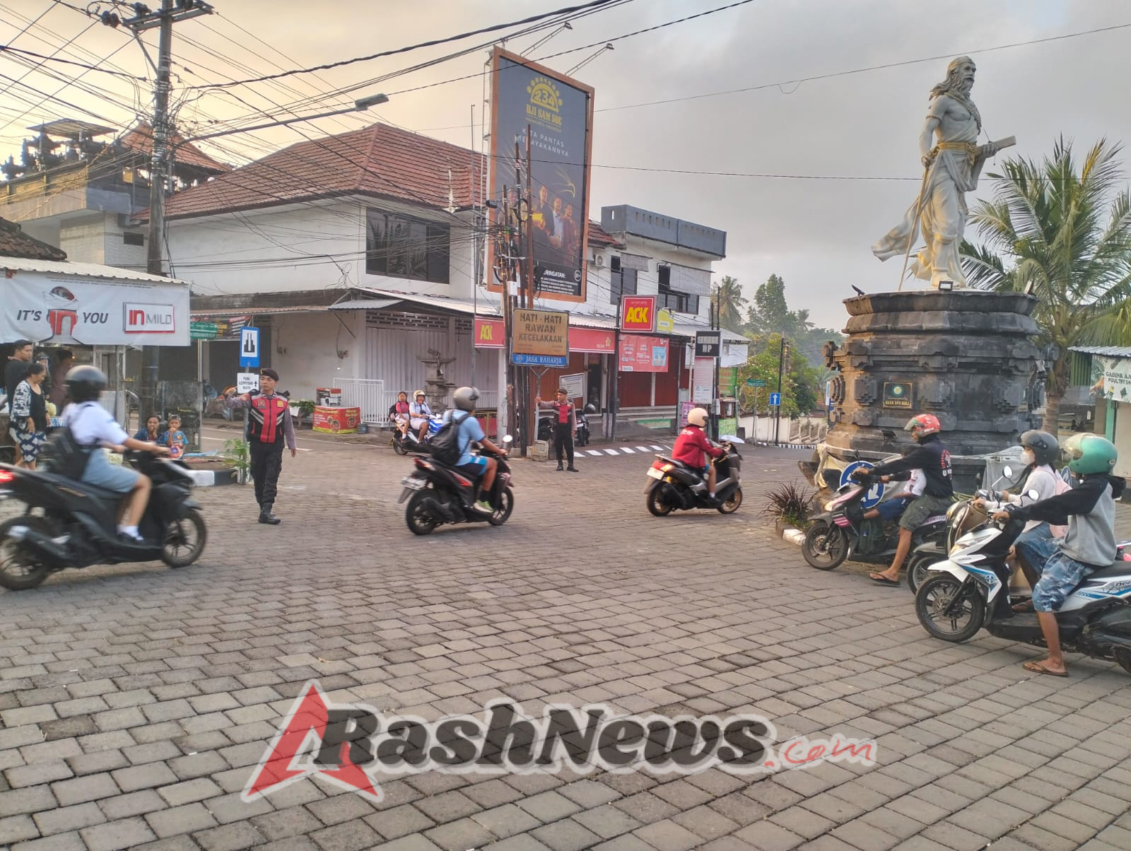 Sat Samapta Polres Karangasem Gelar Strong Point Pagi, Wujudkan Kamseltibcarlantas
