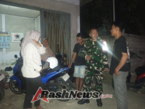 ‎Babinsa Sembalun Gelar Patroli Malam di Sekitar Res Area untuk Jaga Keamanan Wilayah
