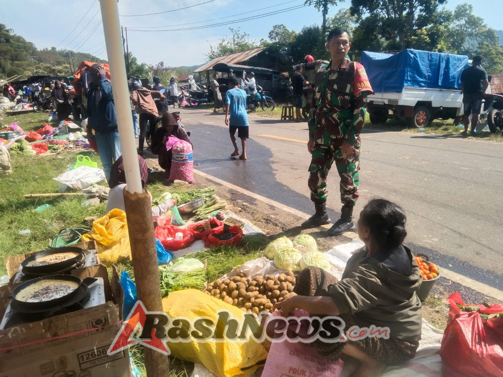 Komsos dan Pamwil, Cara TNI Pererat Hubungan dengan Warga Desa Nuamuri