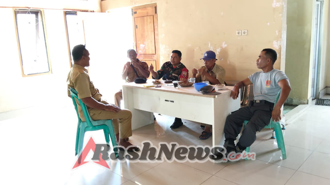 Tingkatkan Ketertiban Lingkungan, Babinsa Bukit Damai Aktif Lakukan Komsos