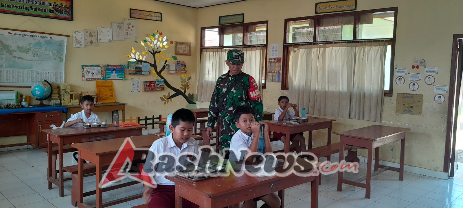 Babinsa Desa Penglumbaran Bersinergi Sukseskan Pelaksanaan Kegiatan SPPG di Wilayah Kodim 1626/Bangli