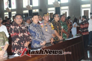 Dukung Kerukunan Umat, Kasdim 1601/Sumba Timur Hadiri Peresmian Gereja Katolik MBSM Kambajawa