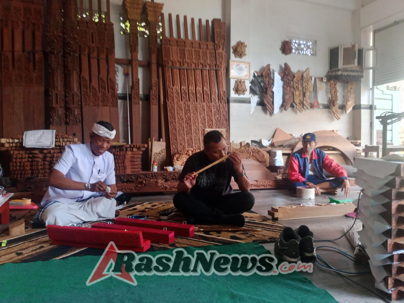 Silaturahmi Dandim Gianyar di Desa Sumita, Wujud Kedekatan TNI dengan Masyarakat Adat
