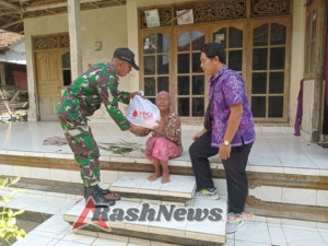 Babinsa Desa Kukuh Bagikan Sembako untuk Warga Kurang Mampu dalam Rangka HUT TNI KE 80
