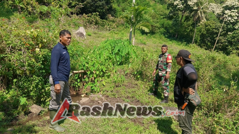 Babinsa dan Tim CSR Provinsi NTT Lakukan Survei Cetak Sawah di Dusun Sesoboko