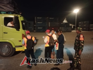 Pengamanan Kapal Darma Rucitra VIII di Pelabuhan IPPI, Babinsa Ende Bersama Stakeholder Turun Lapangan