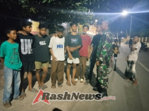 Patroli Malam Babinsa di Desa Pusu Dorong Semangat Gotong Royong dan Musyawarah