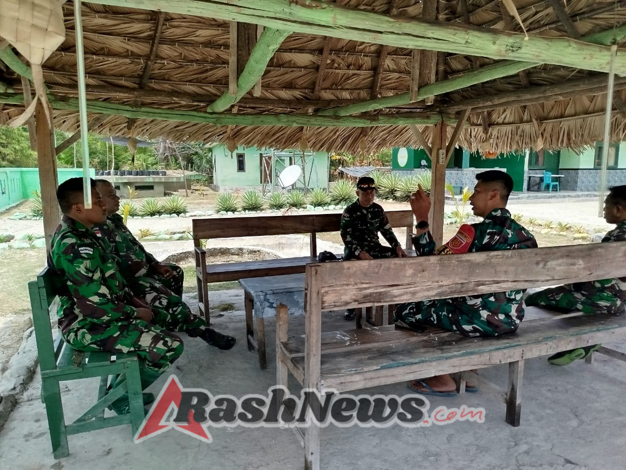 Satgaster Kodim Kupang Tingkatkan Sinergitas Dengan Satgas Pamtas RI-RDTLSatgaster Kodim Kupang Tingkatkan Sinergitas Dengan Satgas Pamtas RI-RDTL