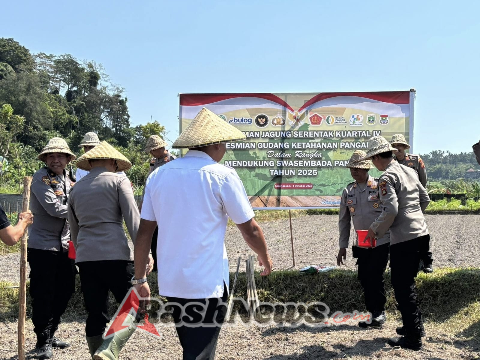 Kasat Binmas Polres Karangasem Hadir Dalam Kegiatan Penanaman Jagung Serentak Kuartal IV