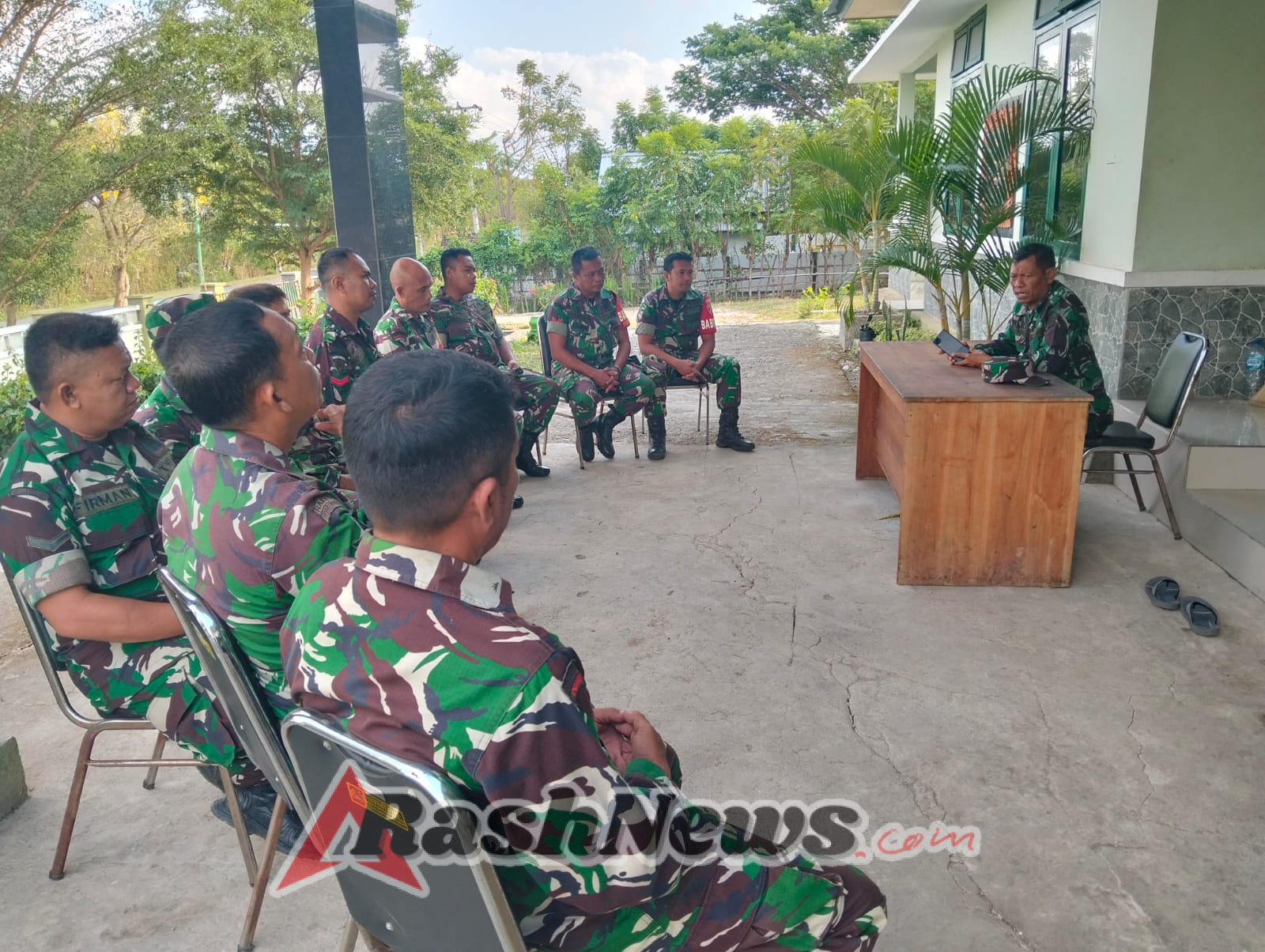 Danramil 1628-04/Poto Tano Tekankan Tanggung Jawab dan Profesionalisme Babinsa