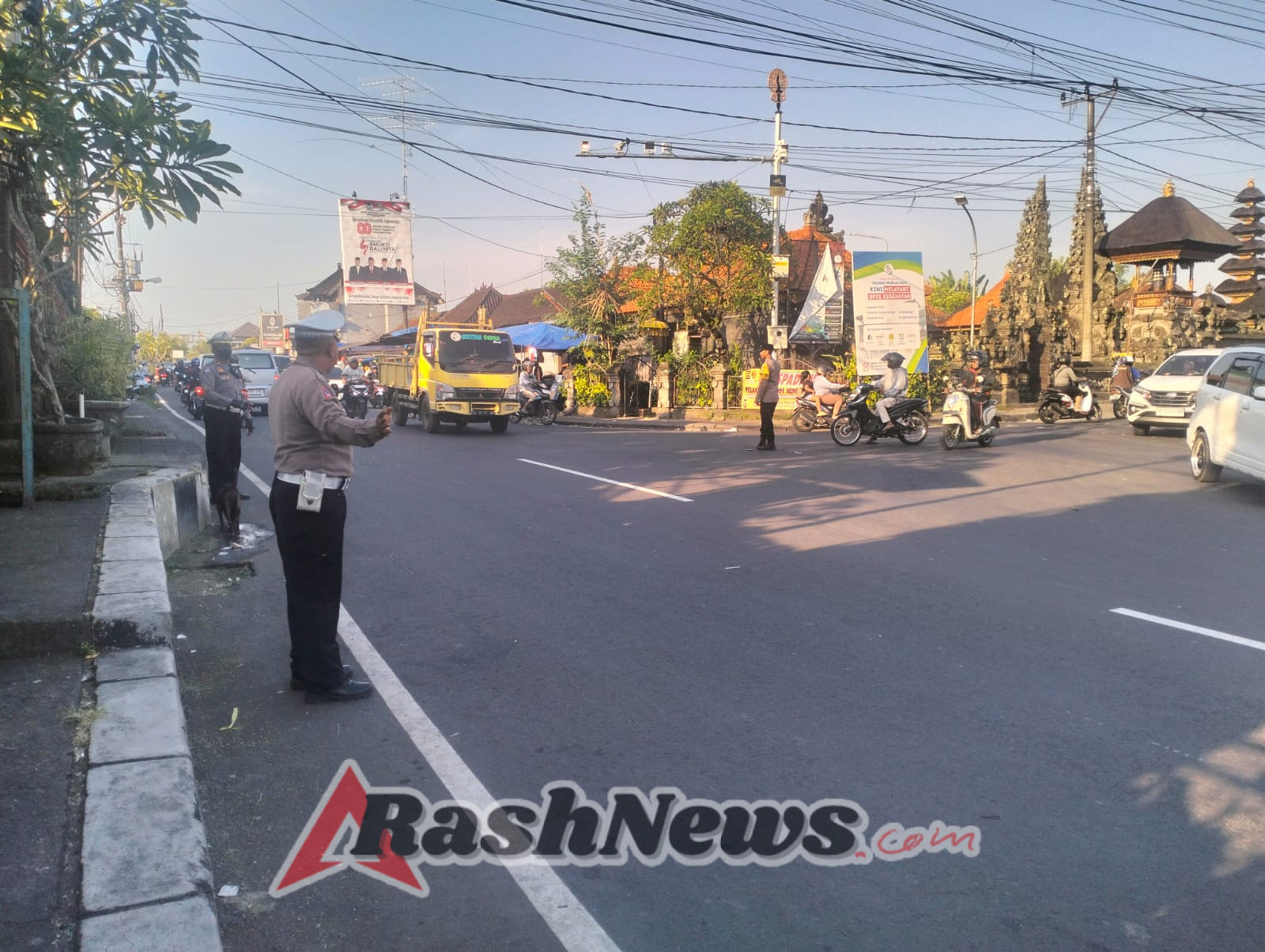 Turunkan Personel Di Lapangan, Polsek Abiansemal Antisipasi Lonjakan Kendaraan Sore Hari