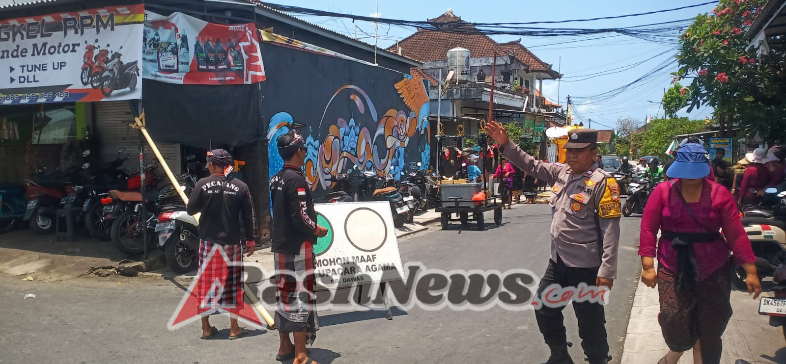 Bhabinkamtibmas Desa Tibubeneng Lancarkan Pengabenan Warga Wujudkan Rasa Aman