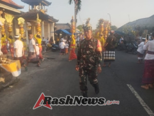 Babinsa Koramil Blahbatuh Ikut Lestarikan Tradisi Mepeed sebagai Warisan Budaya Lokal