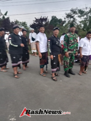 Babinsa Kerta Ikut Lestarikan Tradisi Leluhur Lewat Pengamanan Upacara Dewa Yadnya