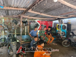 TNI Hadir di Tengah Warga, Babinsa Lakukan Komsos dan Pemantauan Wilayah di Lio Timur