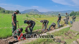 TMMD Kodim 1625/Ngada Lanjutkan Pembersihan Saluran di Riung Barat, Fokus Hari Kedua Lewur Tepu