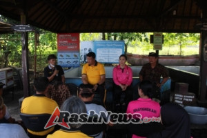 Kapolres Tabanan Gelar Jumat Curhat di Pantai Yeh Gangga, Perkuat Komunikasi dan Keamanan Wisata Pesisir