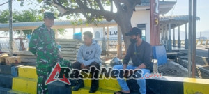 Sinergi dan Kepedulian Babinsa Hadir di Tengah Aktivitas Pelabuhan Poto Tano